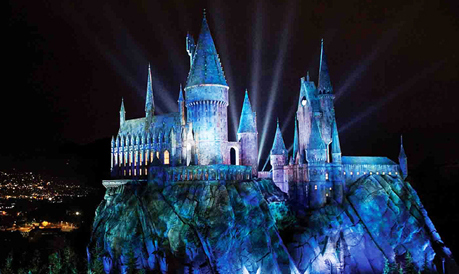 Um dos castelos do complexo The Wizarding World of Harry Potter (foto: divulgação)
